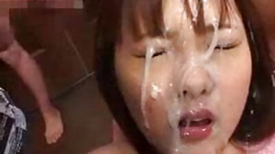 Brunette payudara besar Tsubasa Takanashi bokep hijab viral mengisap tiga penis
